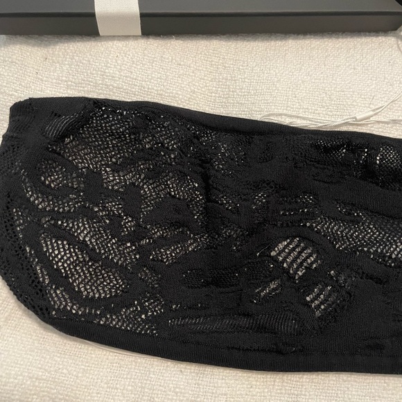 🛑 SOLD 🛑 Chanel Cruise 22 Black Lace Logo Bandeau Top - Sz Small - BNWT - Picture 5 of 10